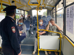 В Ростове на водителей и пассажиров автобусов составлено 80 протоколов