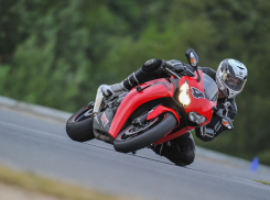 В Ростовской области мотоциклист сбил пытавшегося его остановить ДПС-ника