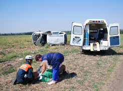 В Ростовской области «Лада Калина» на большой скорости слетела с дороги 