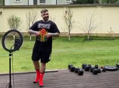 Баста от скуки на самоизоляции занялся балетом