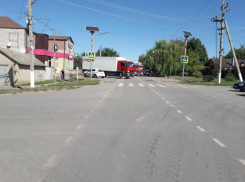 В Ростовской области водитель грузовика сбил пожилую велосипедистку