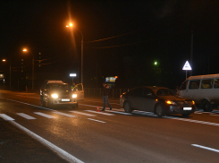 На трассе «Азов-Пшеково» под колеса машины попала 37-летняя женщина