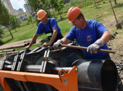 Бестраншейно строят в Ростове подземный коллектор на Западном