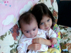 Малыши Настя и Алеша с родителями замерзли в Ростове-на-Дону