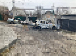 Две машины сгорели дотла из-за нападения ВСУ на Ростов 