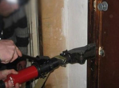 В Ростове тело мужчины несколько дней пролежало в запертом доме