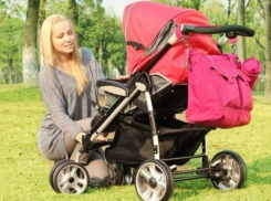 Молодая мамочка с коляской на детской площадке в Ростове стала жертвой 24-летнего мужчины  