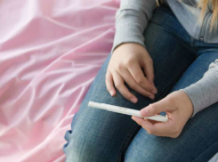 Беременная школьница занималась с мужчинами Ростовской области «автомобильным» и «дворовым» сексом