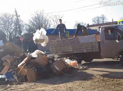 В центре Ростова пресекли незаконный вывоз мусора