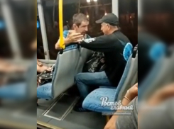 Потасовка ростовчан в автобусе попала на видео