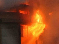 Вспыхнул, как спичка, и сгорел дотла торговый ларек на улице Семашко в Ростове