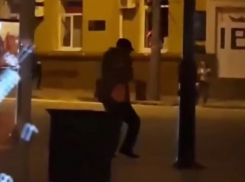 Лихие танцы нетрезвого ростовчанина попали на видео