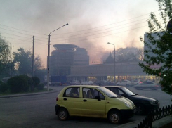 Сельмаш заволокло дымом из-за пожара 