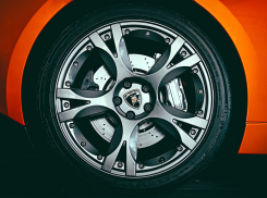 У ростовчанина украли колеса за 160 тысяч рублей