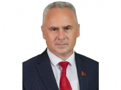 Грабительские тарифы и отсутствие коммуникации с властью: глава донских коммунистов Евгений Бессонов — об основных проблемах Ростовской области