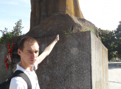 Администрация Новочеркасска не нашла денег на реставрацию разрушающегося памятника красным казакам