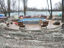 Печальная традиция: в Ростове уже третий год подряд не могут завершить благоустройство парков в срок