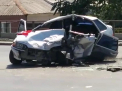 ДТП с участием маршрутки и ВАЗ-2114 в Ростове: фото и видео с места происшествия