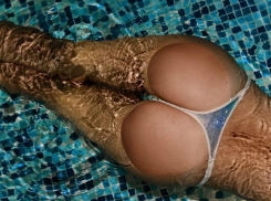 Сексуальными обнаженными «лунами» подразнила поклонников «нетонущая» звезда Playboy из Ростова