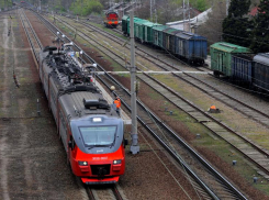 Перевозчик сообщил о массовых задержках поездов через Ростовскую область