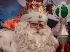 Дед Мороз из Великого Устюга пообщался с ребятами из шахтинского кадетского корпуса