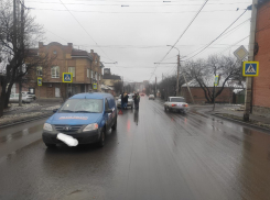 В Ростове автомобиль «Почты России» сбил 15-летнюю девочку