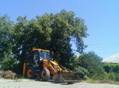 В дикую жару Водоканал не смог укротить реки на улице и оставил людей без воды в Ростове