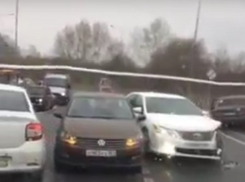 ДТП в Ростове с участием «немца», «японца» и «русского» попало на видео 