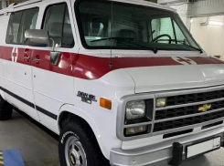 В Ростове выставили на продажу медицинский ретро-минивэн Chevrolet Van