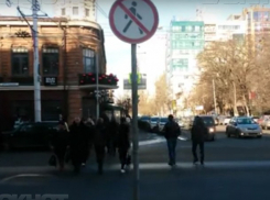 Сотрудники отдела ГИБДД ответили «Блокноту» на материал об «идиотско-опасном» перекрестке в центре Ростова