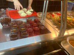 В школе-интернате Ростова отравились 17 детей