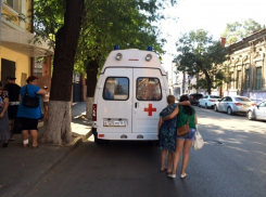 В Ростове представитель генконсульства Украины довел женщину до предобморочного состояния