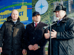 Губернатор Ростовской области и глава администрации города дали старт строительству микрорайона «Красный Аксай»