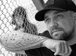 Баста объяснил, зачем повернулся к дочери ведущего Первого канала в шоу «Голос»