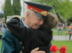 Свой первый военный парад вспомнили 9 мая со слезами на глазах ветераны из Ростова