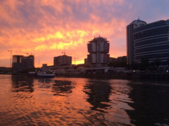 Потрясающий огненный закат устрашил жителей Ростова