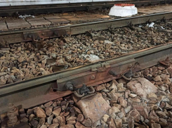 В Ростовской области  24-летнюю девушку насмерть сбил пассажирский поезд