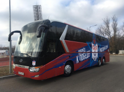 Баста подарил ростовскому клубу СКА новый автобус