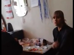 Эпидемия в Шахтах: жители поселка Аютинский, где случилась авария на водоводе, атакуют местных чиновников