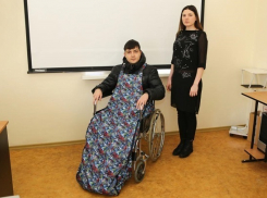 Шахтинские инженеры разработали теплозащитный мешок для зимних прогулок для людей с ограниченными возможностями здоровья 