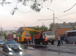 Пробки и недовольство жителей Ростова вызвал ремонт проезжей части улицы Армянской
