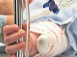 Страшные ожоги получила годовалая девочка, опрокинув на себя кастрюлю с кипятком в Ростове