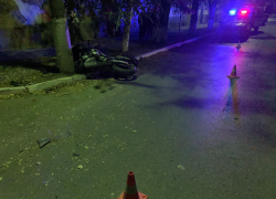 В Ростовской области на мотоцикле разбился молодой мужчина и девушка