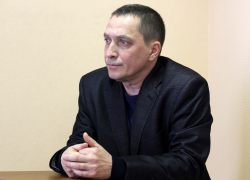 Депутат-коммунист из Ростова живет на 716 рублей в день и владеет тремя сараями