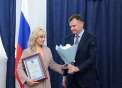 Донской губернатор поздравил многодетных мам