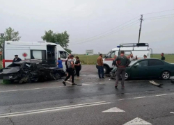 На трассе Ольгинская — Волгодонск столкнулись четыре автомобиля