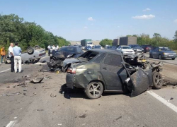 Жуткая авария со смертельным исходом попала на видео в Ростовской области