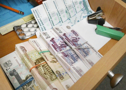 Оставленные в подсобке работниками магазина деньги «помогли» обогатиться жителю Ростовской области