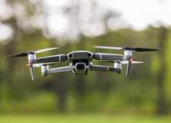 Под Таганрогом на железной дороге обнаружили упавший гражданский беспилотник