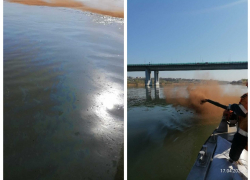 В Аксае в реке Дон обнаружили три маслянистых пятна